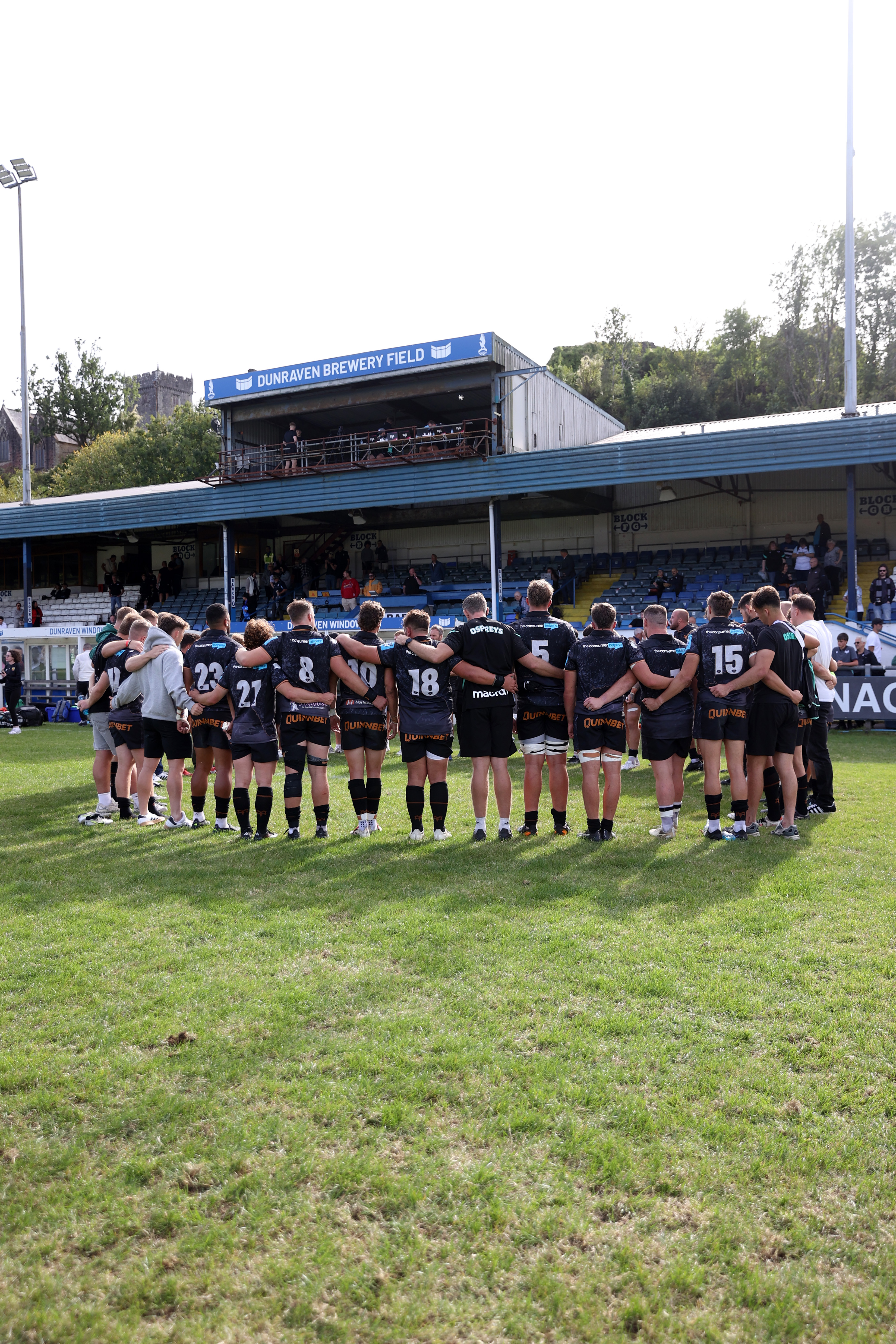 Ospreys huddle