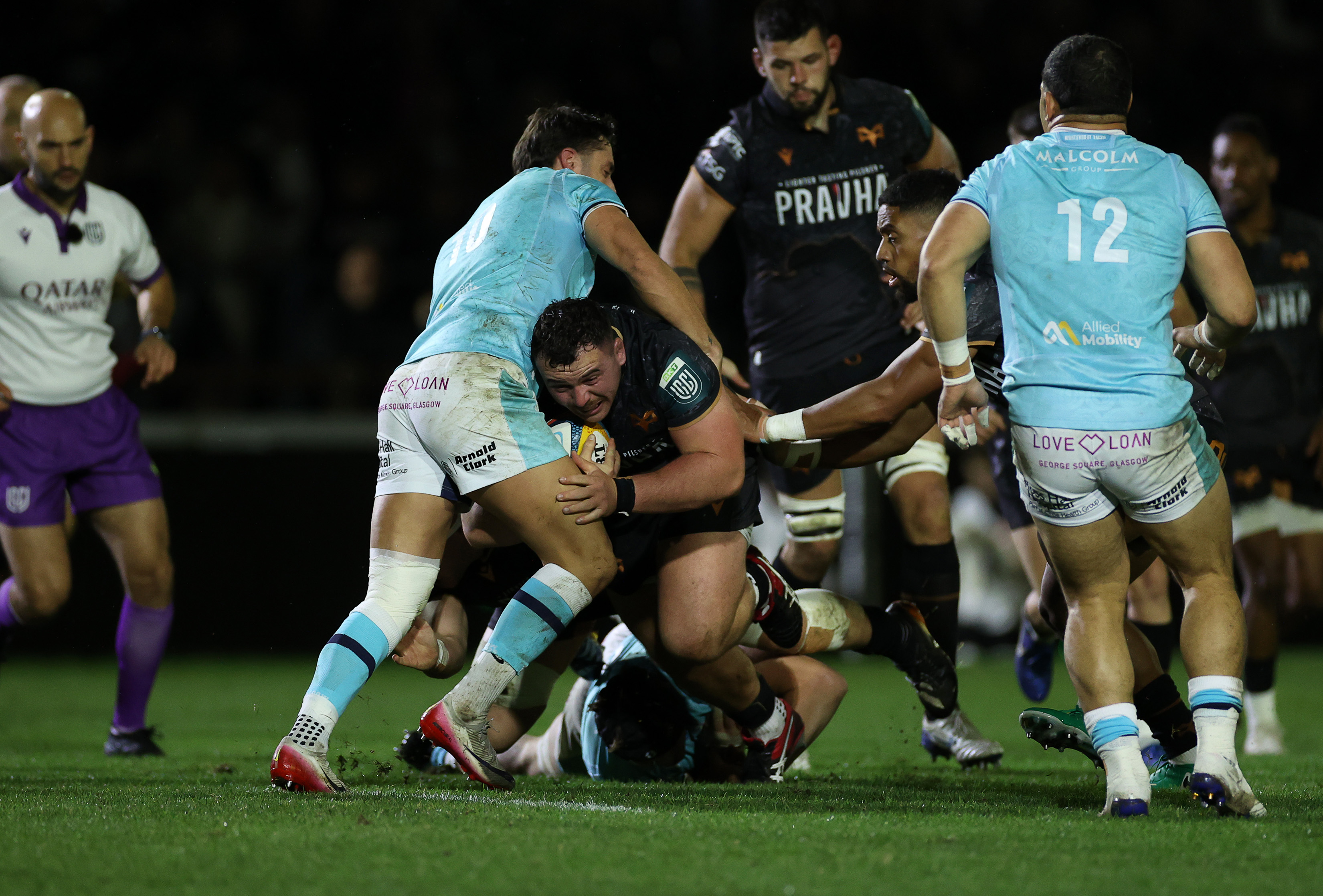 Ben Warren on the charge vs Glasgow Warriors