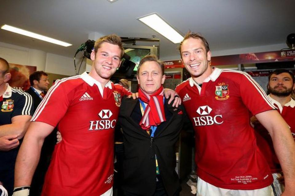 Dan Lydiate and AWJ Lions