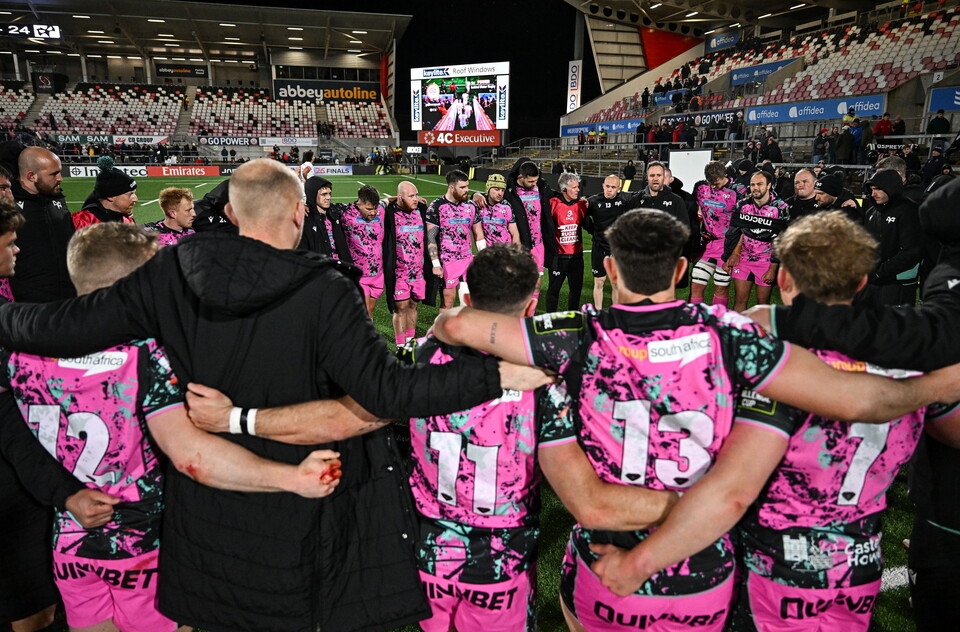 Ospreys huddle