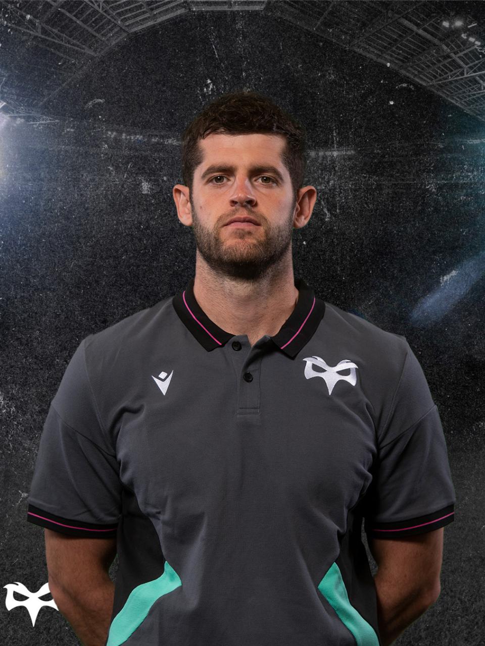 Liam Thomas Headshot