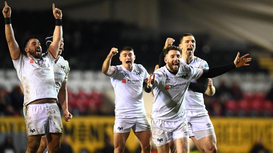 Ospreys celebrate against Leicester Tigers