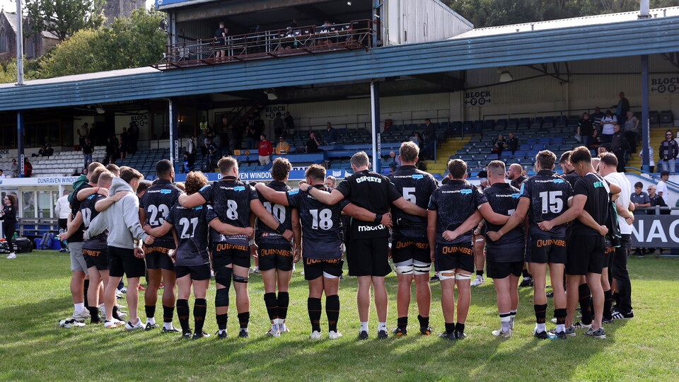 Ospreys huddle
