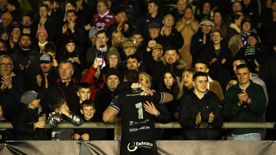 Gareth Thomas Embraces supporters