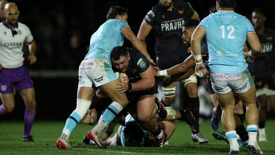 Ben Warren on the charge vs Glasgow Warriors