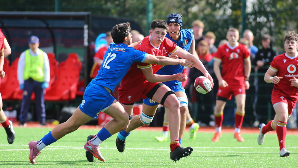 Will Carroll carries the ball against Italy u18s
