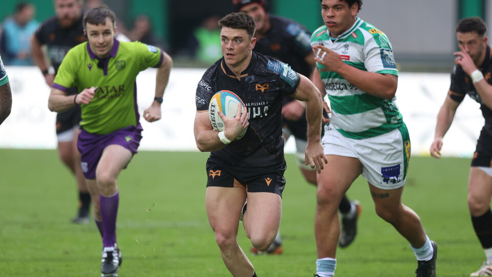 Reuben Morgan-Williams makes a break vs Benetton 