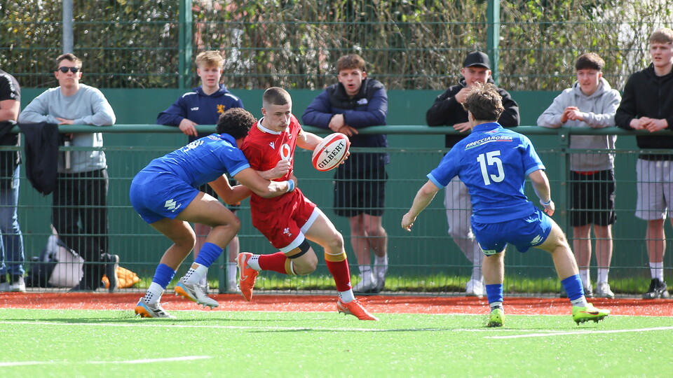 Dylan Quin on the charge for Wales vs Italy 