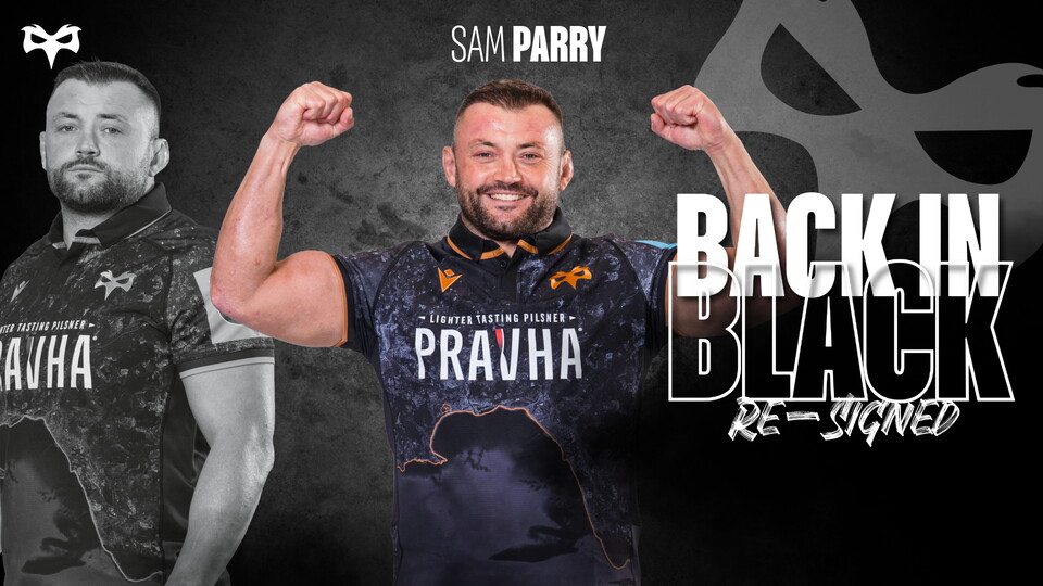 Sam Parry re-signs for the Ospreys