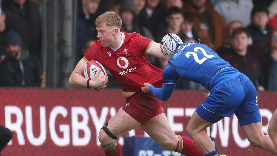 Ospreys' Lewis Edwards makes a break vs Italy u20s in the Six Nations 