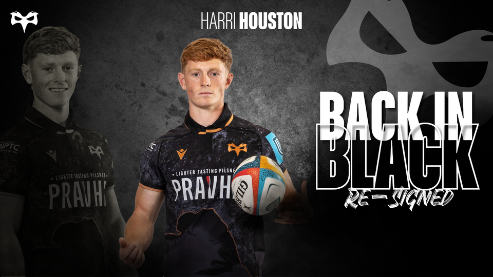 Harri Houston signs a new deal to remain at the Ospreys 